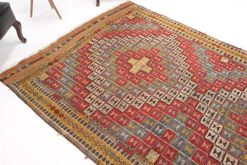 Vintage Turkish Oushak Rug 5.5x9.6 ft (167x292 cm), Red Floral Wool Rug - 1