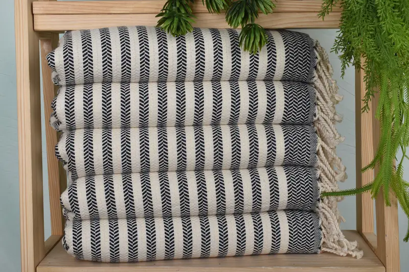 Small Bath Towels, Spa Towel, Kitchen Towel, Wedding Day Gift For Bride, Gift For The Home Decor, Monogrammed Hand Towel, 40x18 Cotton Chevron Towel - 1
