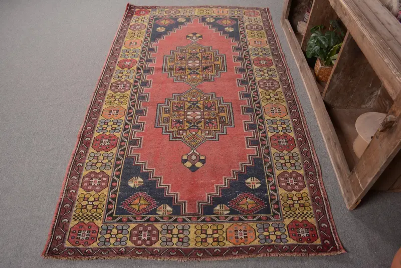 Kırmızı Fas Halısı, Sarı Desenli 4,1x7,5 ft