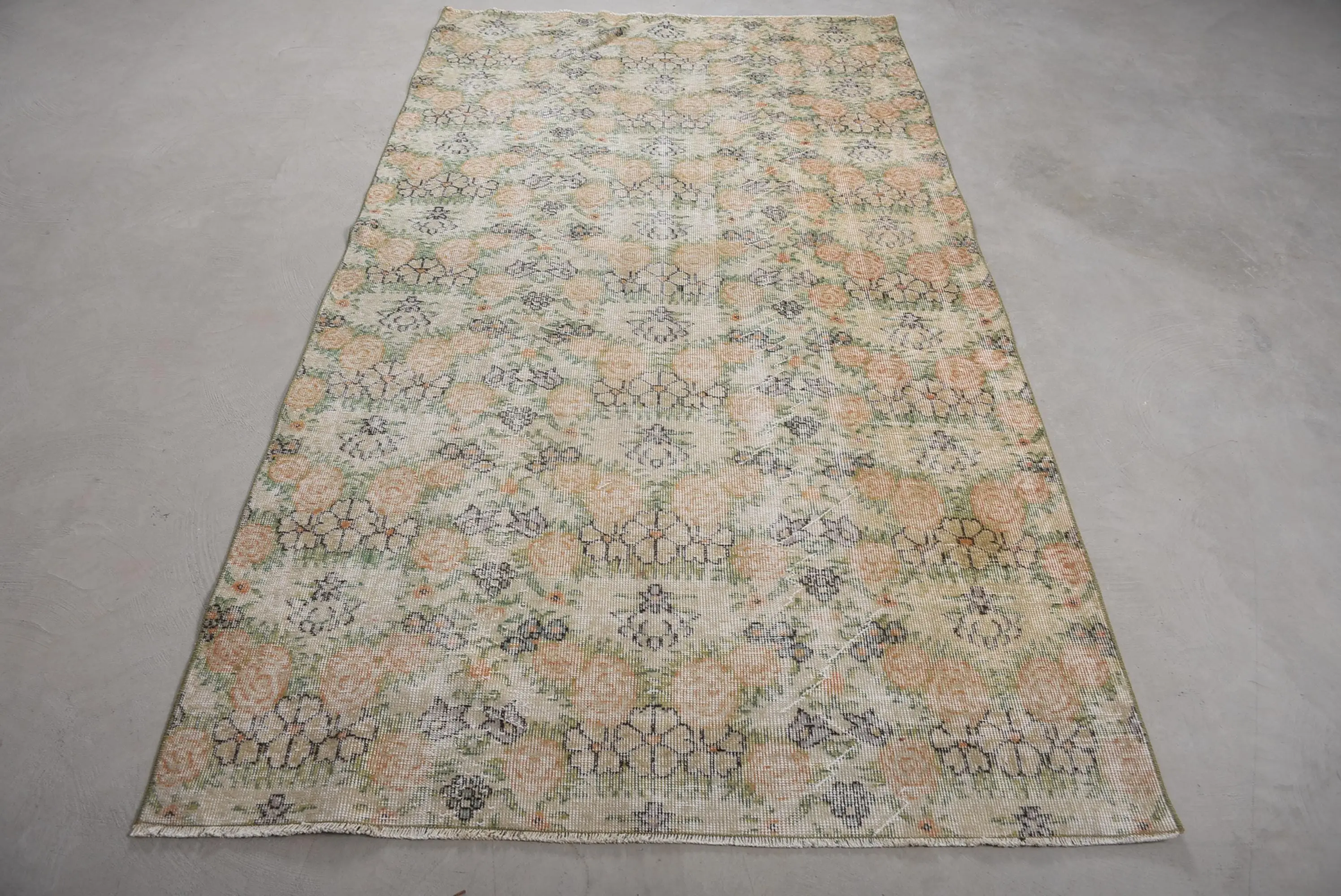 Vintage Turkish Rug 4.5x8.3 ft (136x254 cm), Green Patchwork Rug - 1