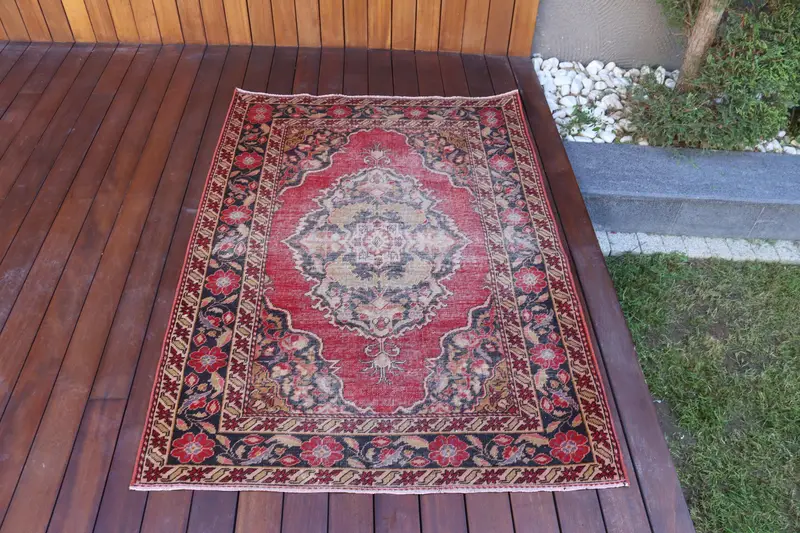 Türk Vintage Halı, 3.4x4.8 ft Accent Halı, Kırmızı Mavi Puantiyeli Halı - 1