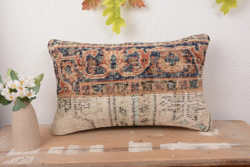 Blaues und beiges Patchwork-Wurfkissen, handgefertigtes besticktes Rechteckkissen