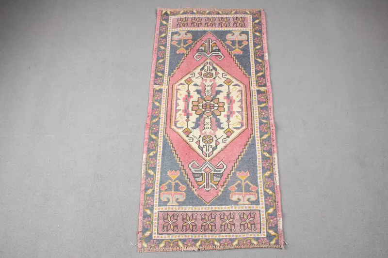 1.8x3.6 ft Eski Türk Halısı, Küçük Halı, Kırmızı Mavi Çiçekli Yün Halı - 1