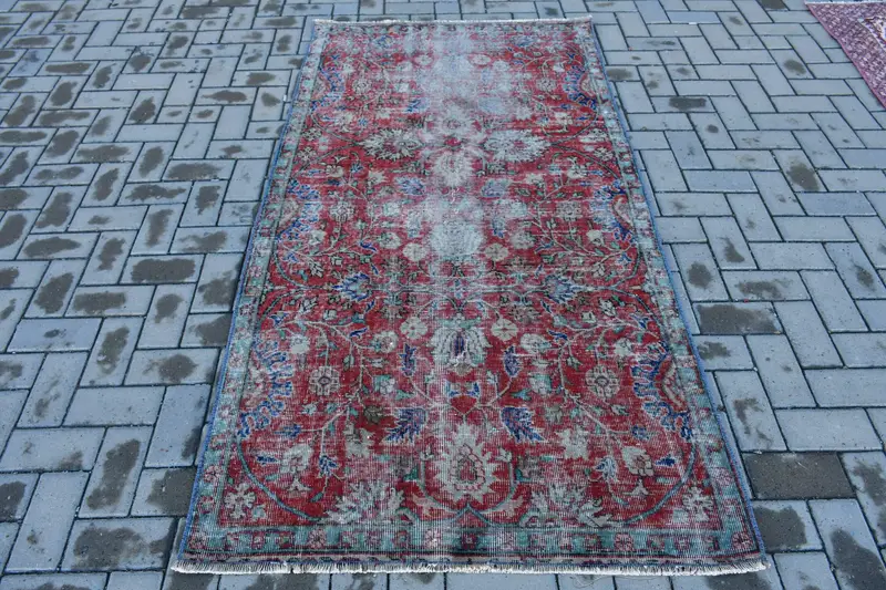 Türkischer Vintage-Teppich, 3,5 x 6,8 Fuß großer Akzentteppich, rot-blauer Ombré-Teppich - 1