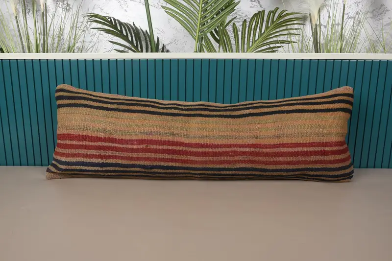 Rot-braun gestreiftes Kissen, Vintage besticktes Kissen