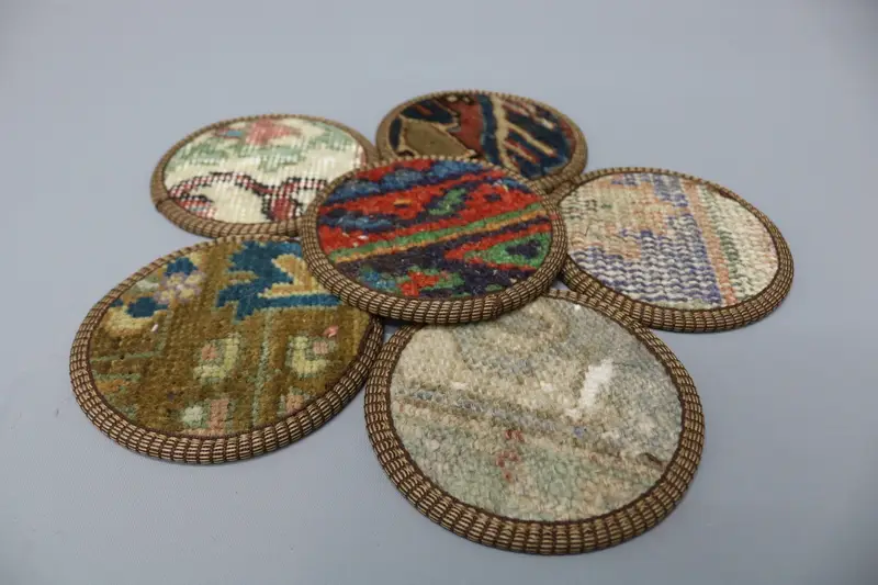 Böhmischer blauer und oranger runder Untersetzer, einzigartiger böhmischer Untersetzer