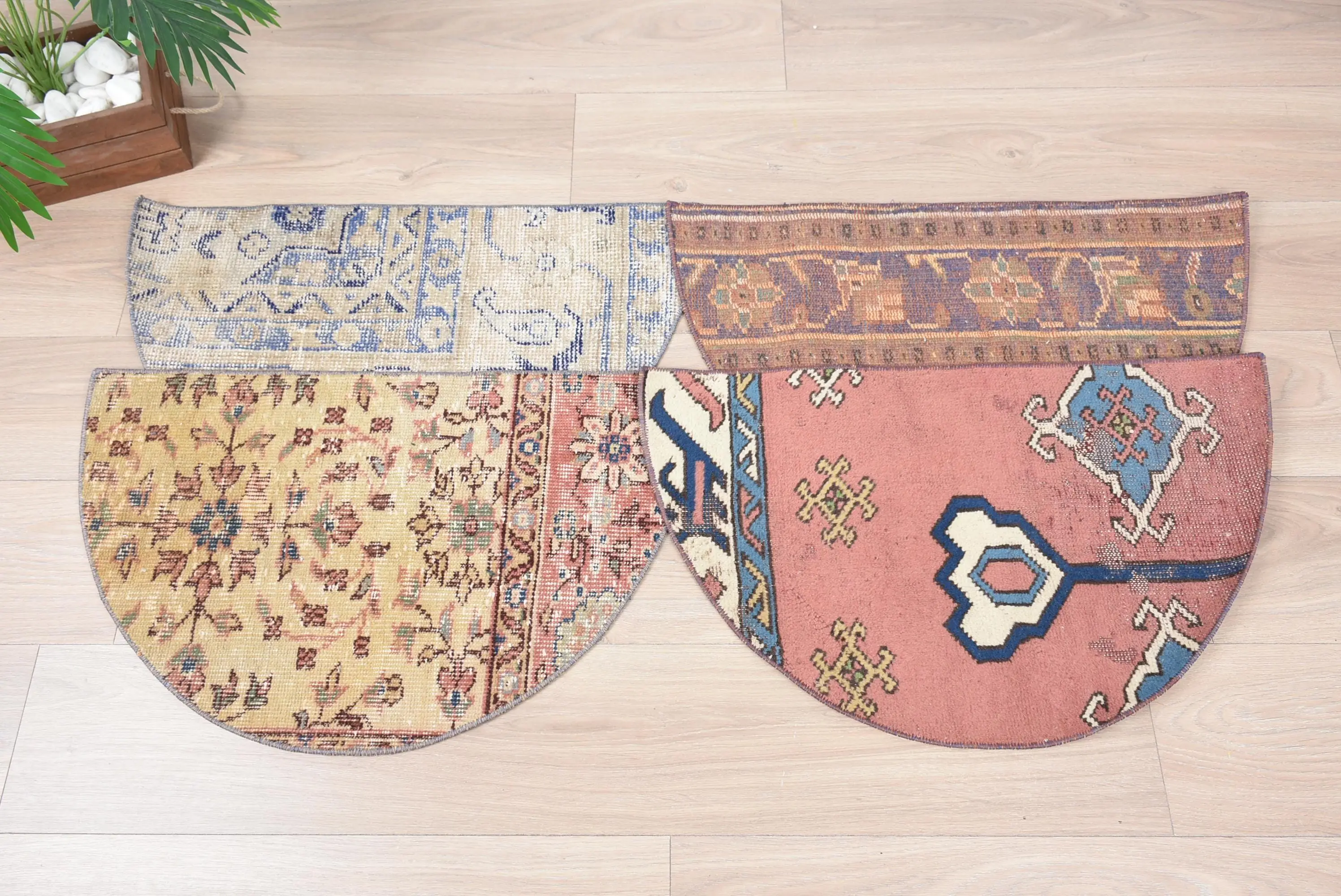 Eco-friendly vintage kilim rug, small entryway doormat - 1