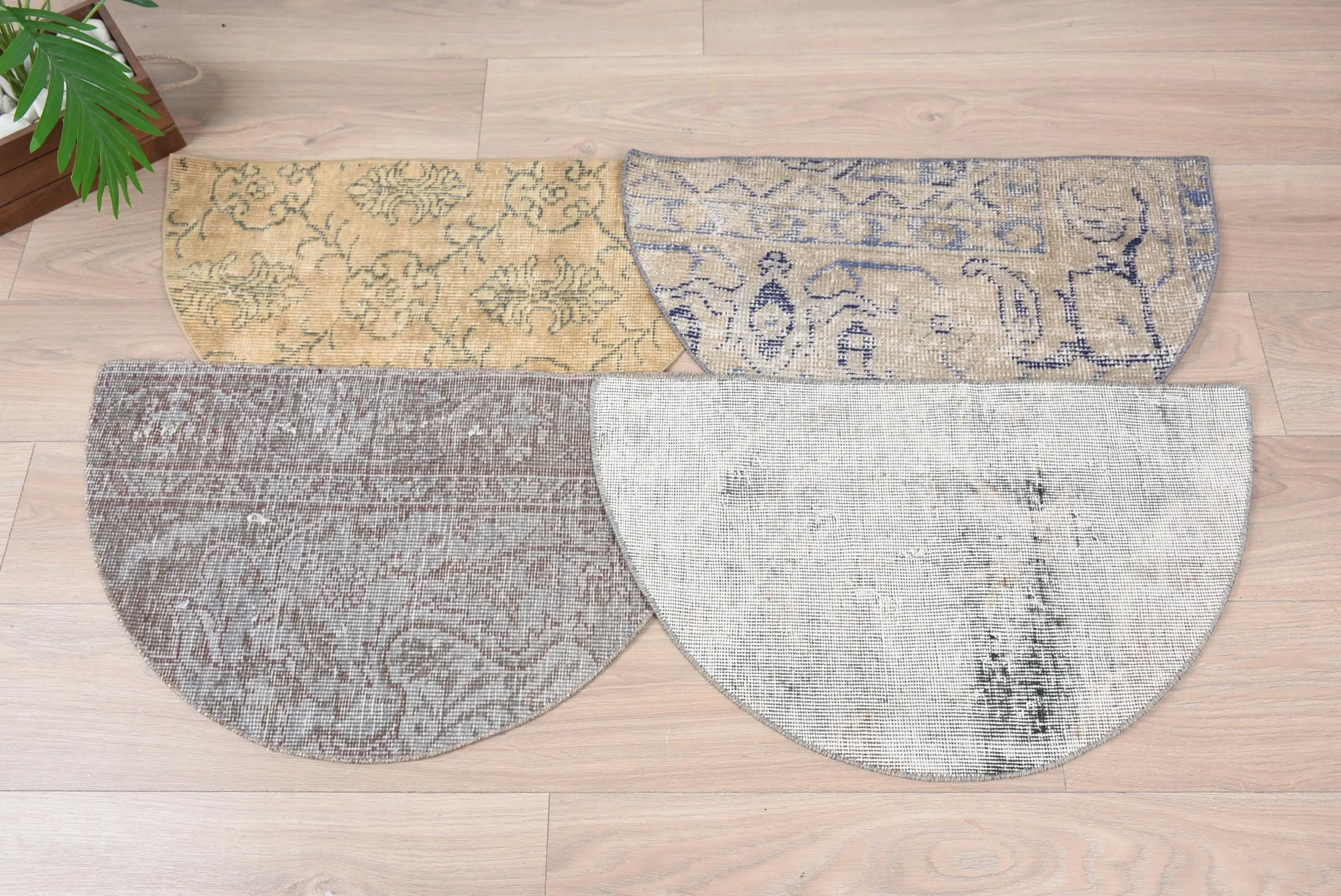 Eco-friendly vintage kilim rug, small bohemian entryway mat - 1