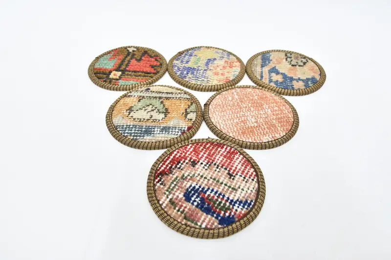 Posavasos azules y rojos, posavasos de mesa elegantes y duraderos.