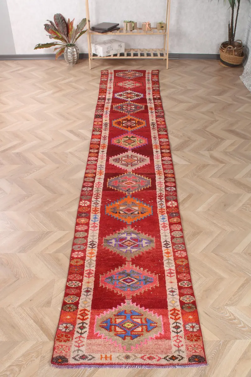 2.4x12.5 ft Runner Vintage Halı, Kırmızı Soyut Türk Halısı - 1