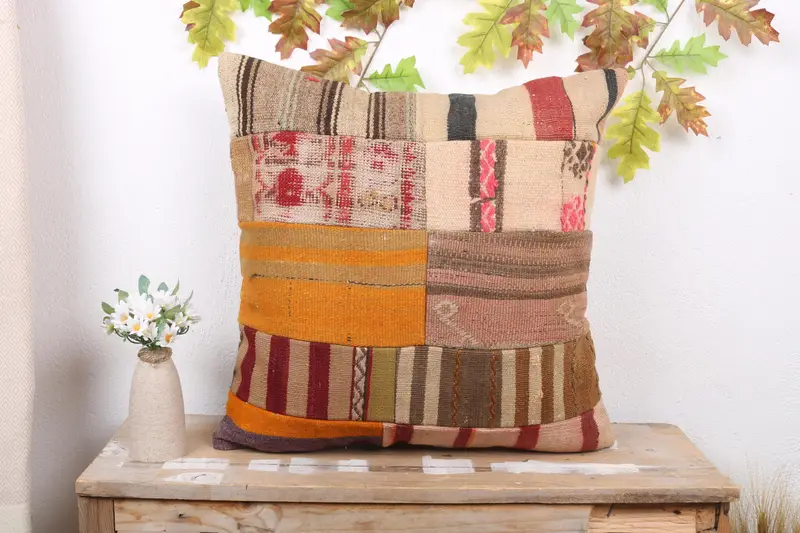 Handgefertigtes Patchwork-Wurfkissen in Braun und Orange, Vintage-gesticktes Kissen