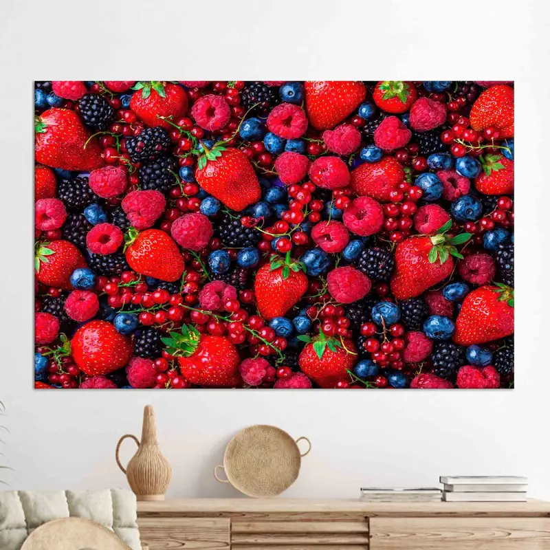 Lienzo de cocina de frutas rojas de moda: arte de fresas, frambuesas y arándanos