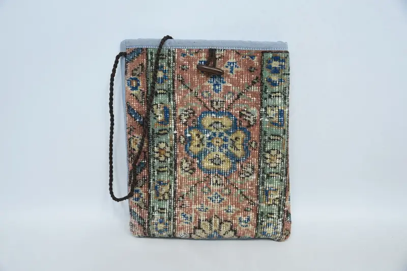 ヴィンテージモチーフのアールデコウールショルダーバッグ、キリムバッグ