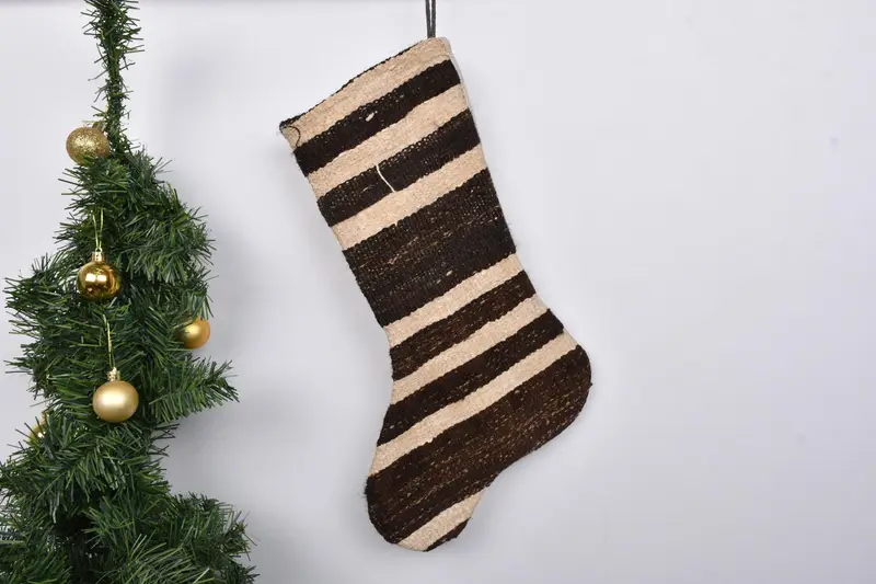 Patrón de adornos navideños festivos, calcetín navideño de 7 pulgadas de ancho