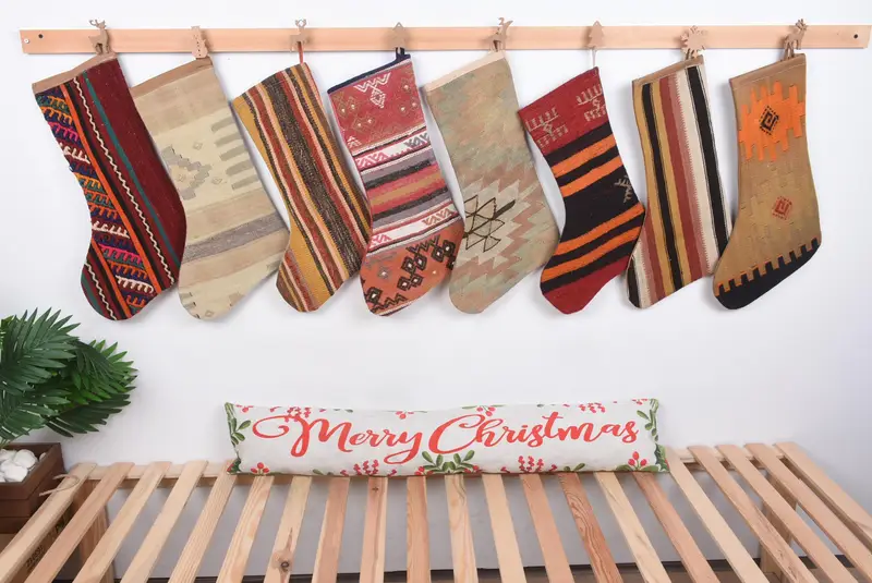 Media con patrón de adornos navideños de 8 pulgadas, media navideña bohemia