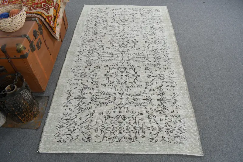 エレガントなグリーンオンブレラグ、3.6x6.4フィートのシックなリビングスペースのアクセント