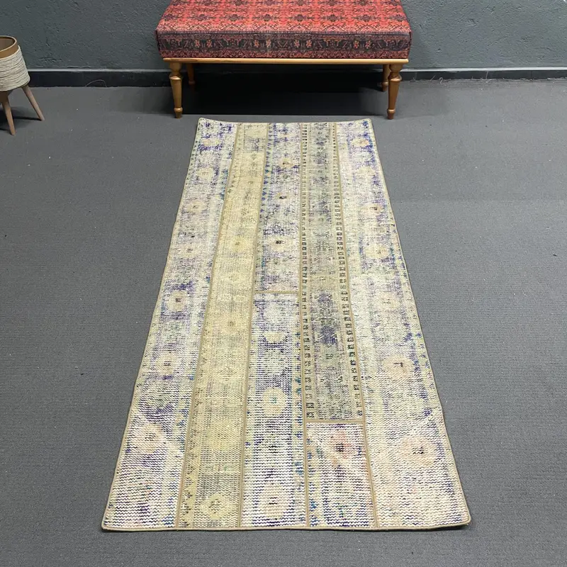 Alfombra oriental morada de 3 x 7 pies con detalles en verde