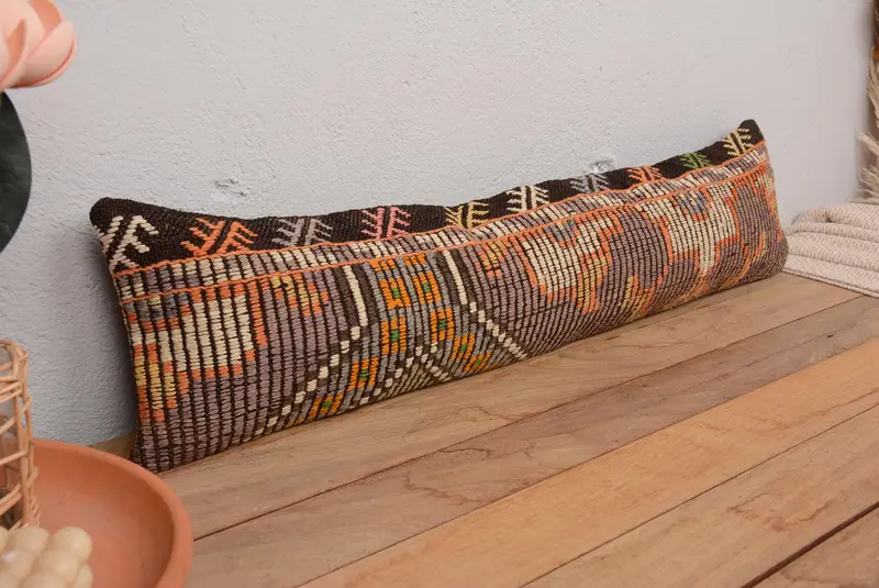 Lila & Orange besticktes Kissen, südwestliches Wurfkissen