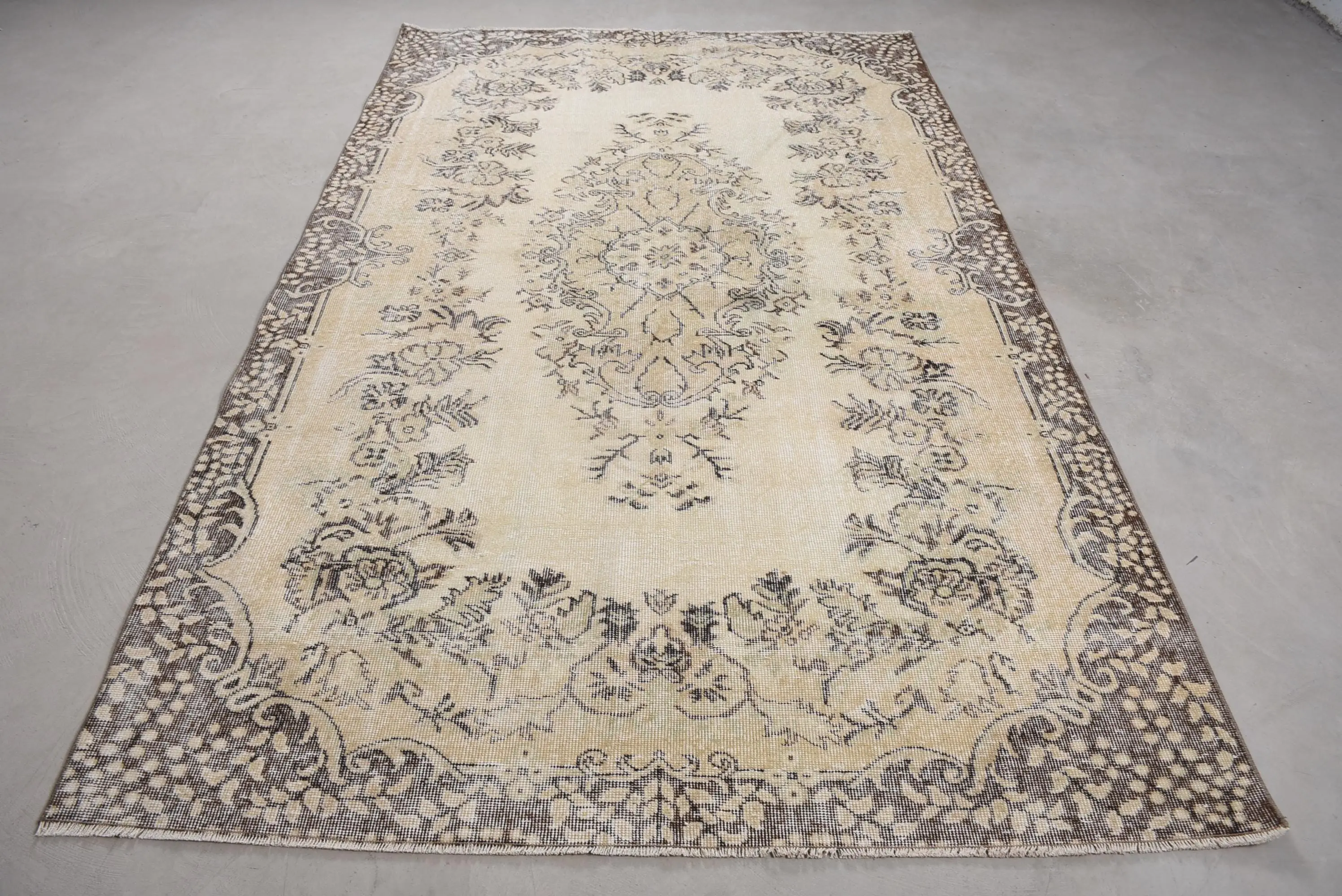 5.4x9.2 ft Türk Halısı, Vintage Büyük Halı, Kahverengi Beyaz Hayvan Baskı Halısı - 1