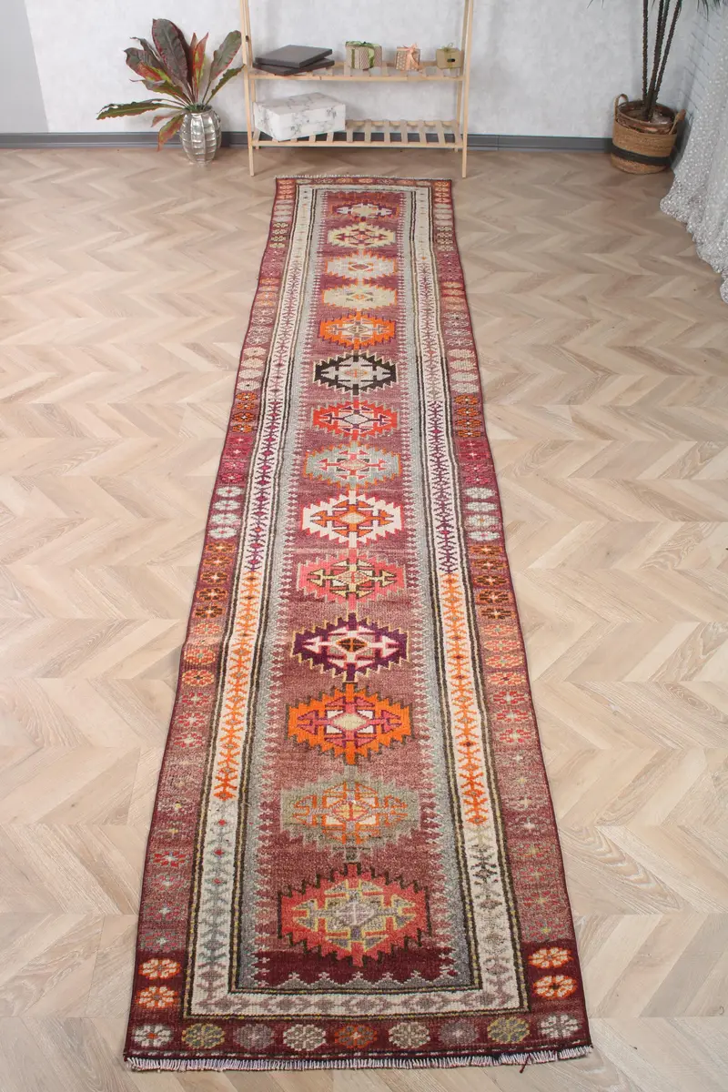 Türk Yolluk Halısı 2.6x12.8 ft, Vintage Herki Kırmızı Çiçekli Yün Halı - 1