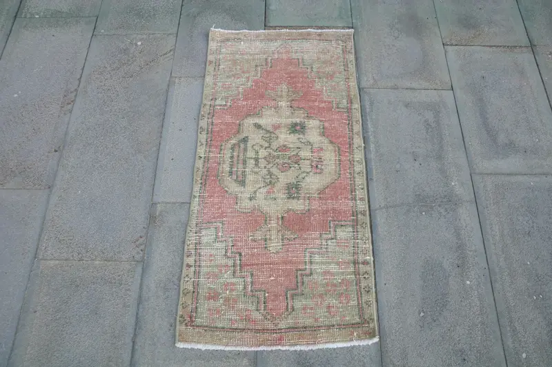 Yeşil Çiçekli Halı, 1,6x3,3 ft Zarif Kırmızı Vurgular