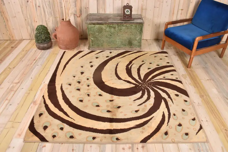 Elegant Beige Rug, 5.9x5.9 ft Solid Comfort