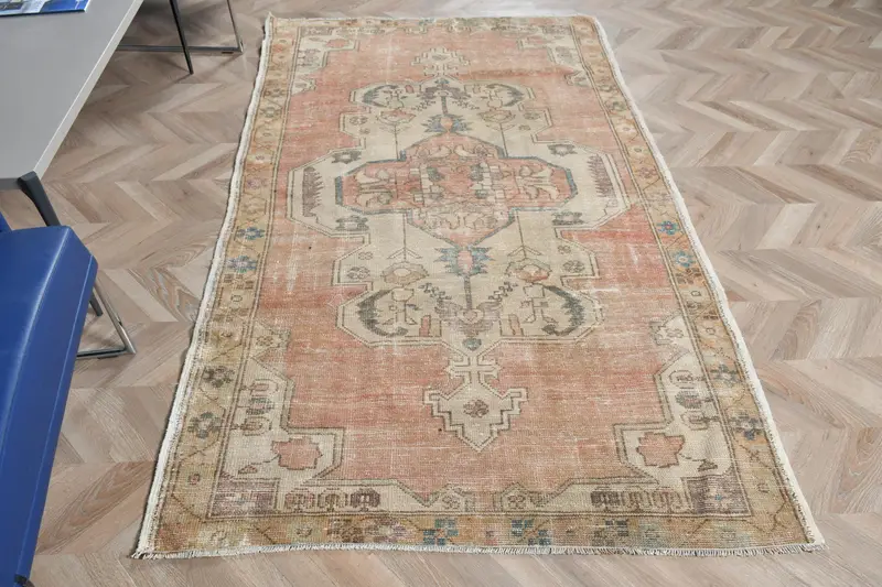 エレガントなオリエンタルラグ、4.3x7.3フィートオレンジ&ベージュ