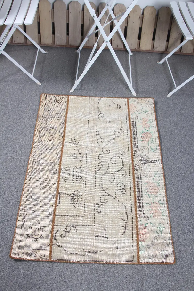 Beige & Brown Check Rug, 2.5x3.4 ft Chic Flooring