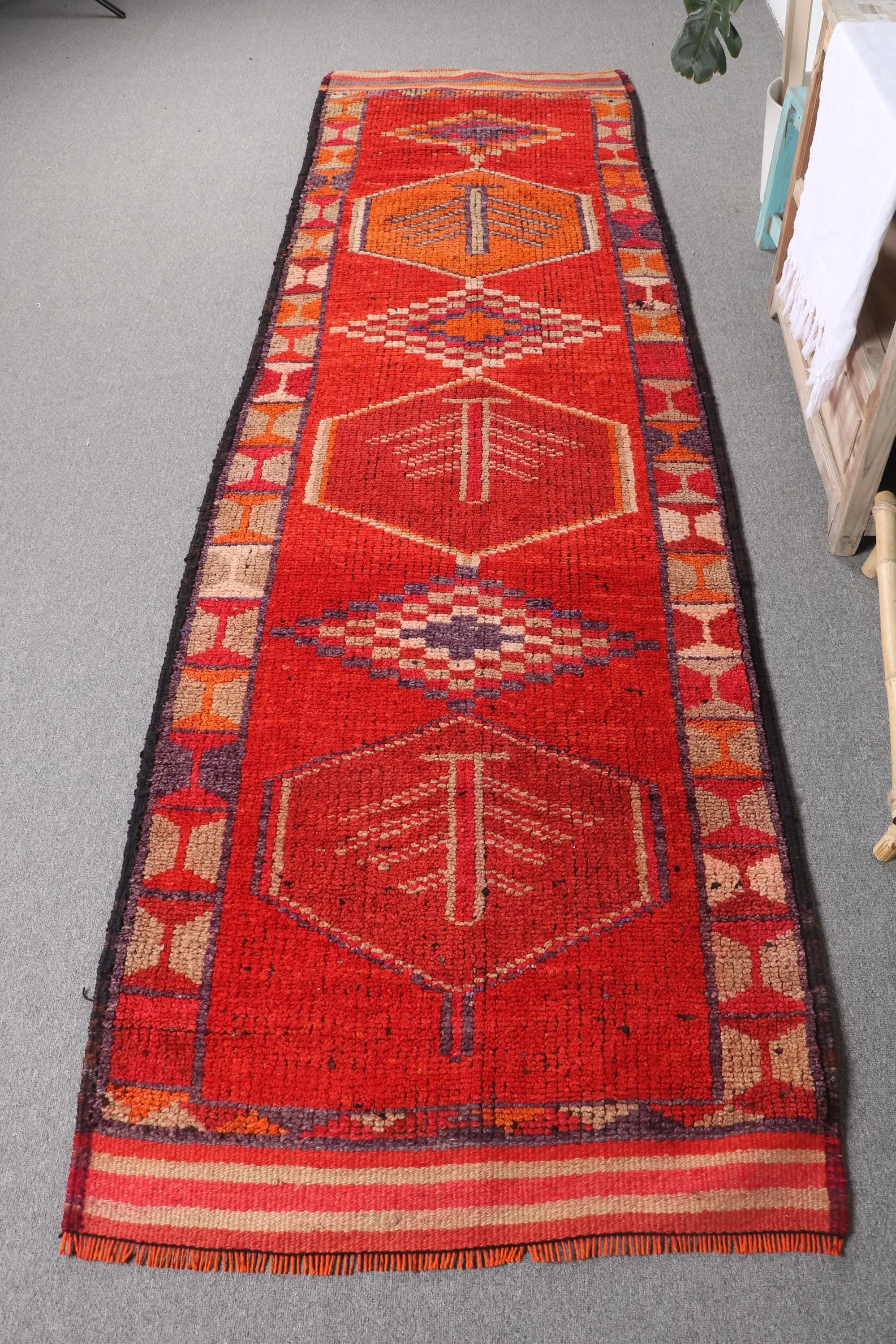 Vintage Turkish Rug 3x10.3 ft (92x313 cm), Herki Red Plants & trees Rug - 1