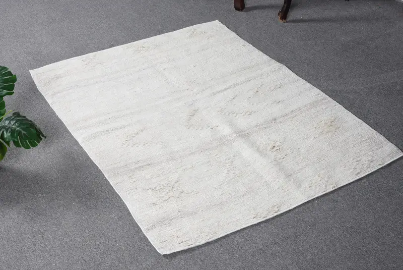 Alfombra de 3,2x4,2 pies, alfombra pequeña vintage turca, alfombra de lana Kilim blanca - 1