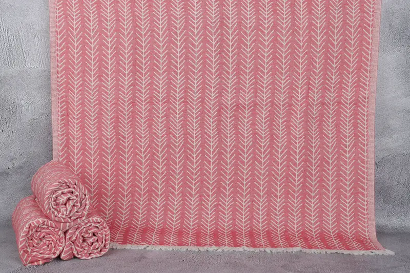 Personalized Gift Box Towel Red-Cream Floral, 36x71 Inches