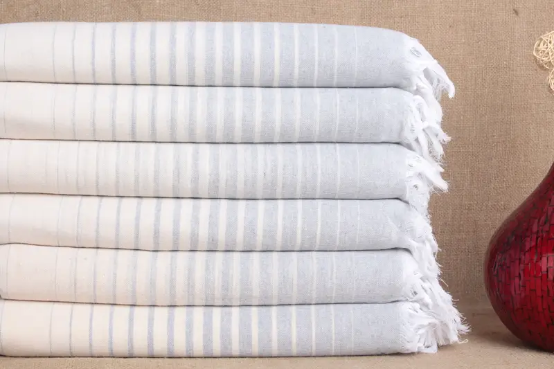 パーソナライズされたライトグレーストライプビーチタオル、40x69インチ