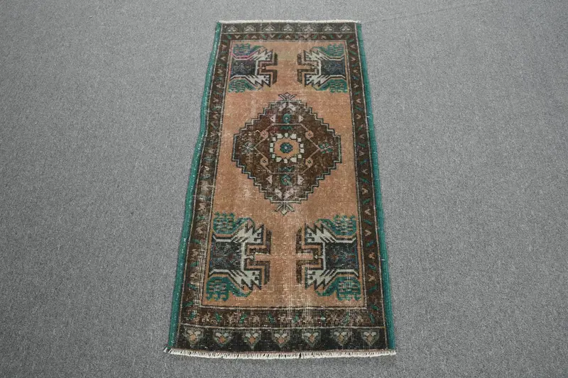 Vintage 1,6x3,6 ft Teppich, kleiner türkischer Teppich, braun grüner Tarnteppich - 1