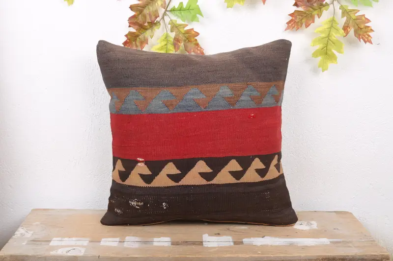 Kırmızı & Kahverengi Çizgili Kırlent, El Yapımı Nakışlı Keten Yastık