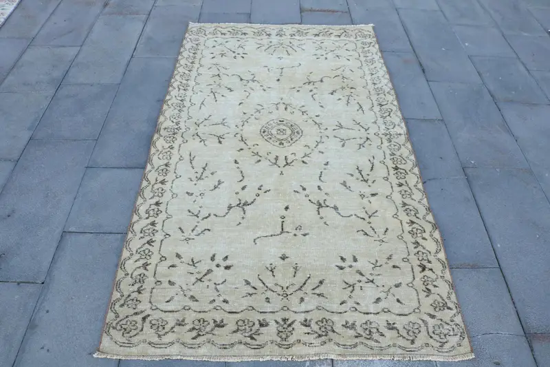 Beigefarbener Teppich mit Tiermotiv, 9 x 1,9 m, elegantes Dekor