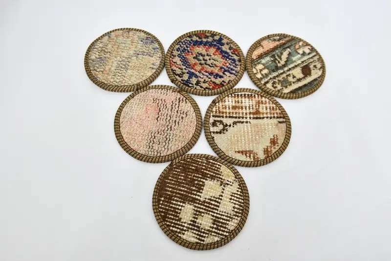 Böhmisches rundes Untersetzer-Set, braune und beige Getränkeuntersetzer