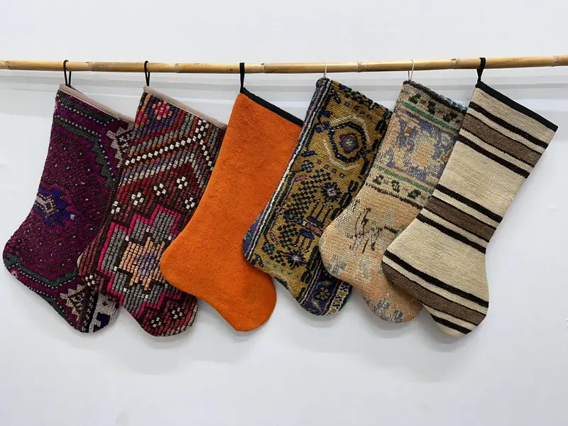 Şenlikli Noel Süsleri Deseni, 7 İnç Tatil Çorabı