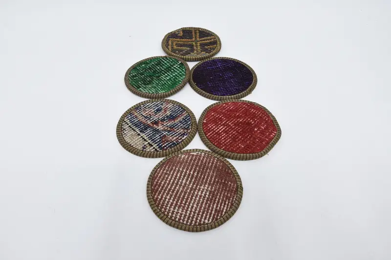 Runde Untersetzer in Grün und Bronze, stilvolles, rutschfestes Untersetzer-Set