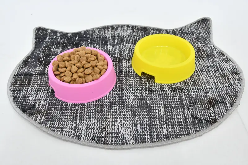 Mavi ve Bej Emici Evcil Hayvan Pedi, Kaymaz Su Geçirmez Mat