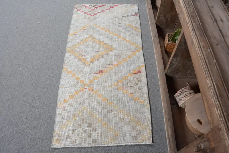 Vintage Türk Halısı, Küçük 2.2x4.8 ft (66x145 cm) Halı, Gri Güneybatı Yün Halı - 1