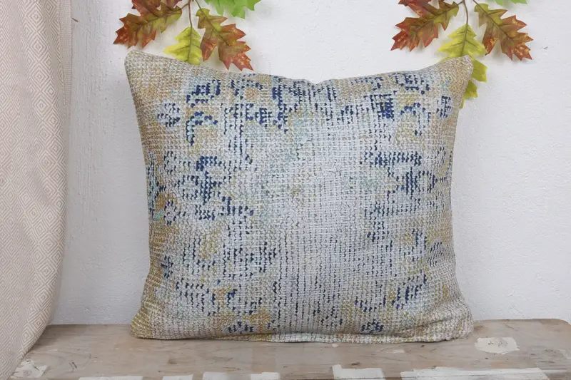 Besticktes blaues und orangefarbenes Wurfkissen, quadratisches Vintage-Kissen