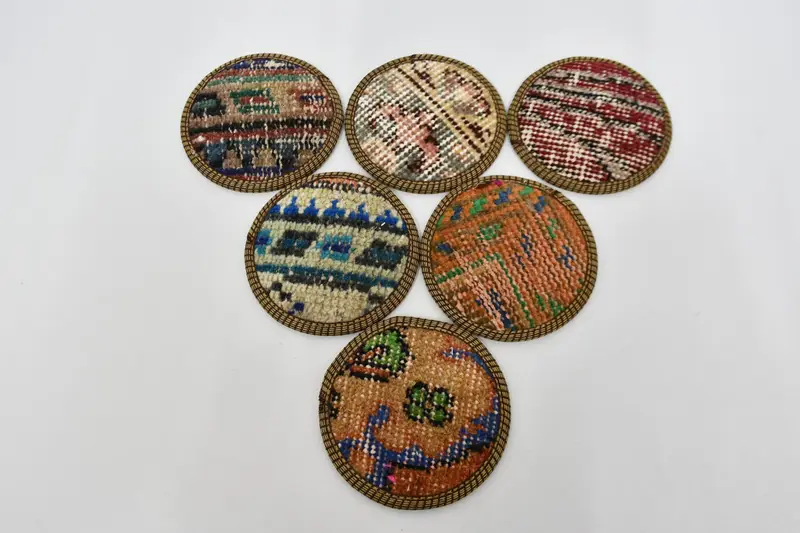 Elegantes posavasos de color naranja y bronce, juego de posavasos de alfombra premium