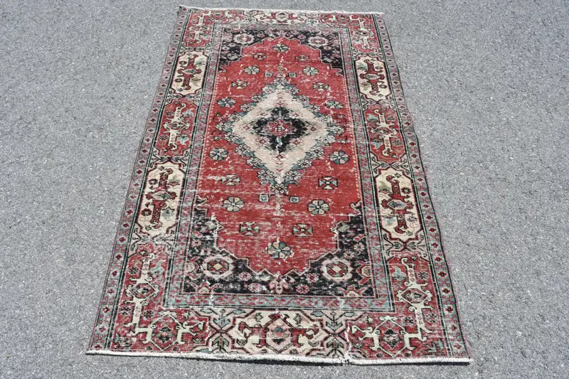 Turkish Accent Rug 3.6x5.9 ft, Red Patchwork Vintage Wool Rug - 1