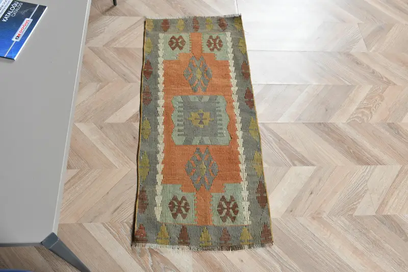 Canlı Turuncu ve Yeşil Halı, 1,5x3,4 ft Kare Desenli