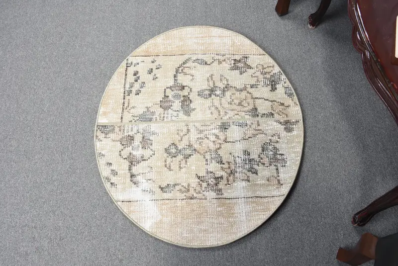 Alfombra beige y marrón, diseño floral geométrico de 2,5x2,9 pies