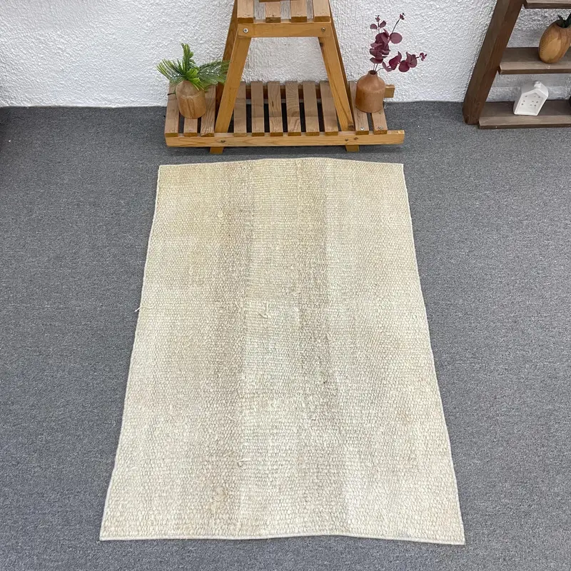 Beige Patchwork Rug, 2.6x3.8 ft Elegant Home Decor