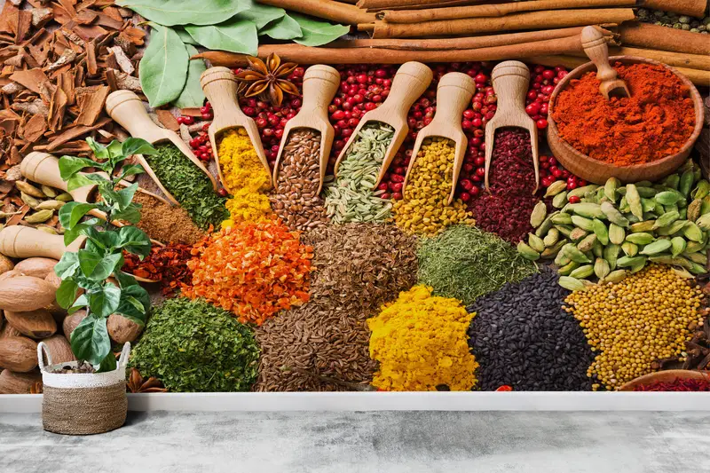 Trendy Çiftlik Evi Mutfak Duvar Kağıdı: Renkli Baharatlar Baskılı Tasarım