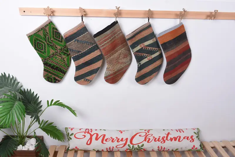 Medias navideñas personalizadas, medias con patrones de adornos únicos