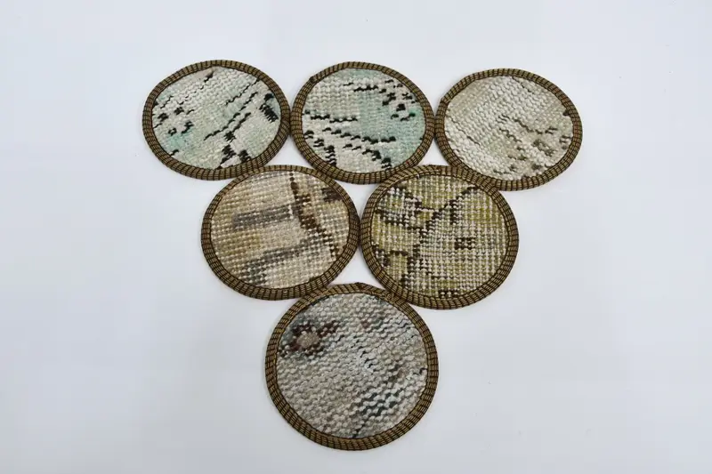 Elegante Kelim-Untersetzer in Beige und Bronze, Set mit 6 Tischuntersetzern