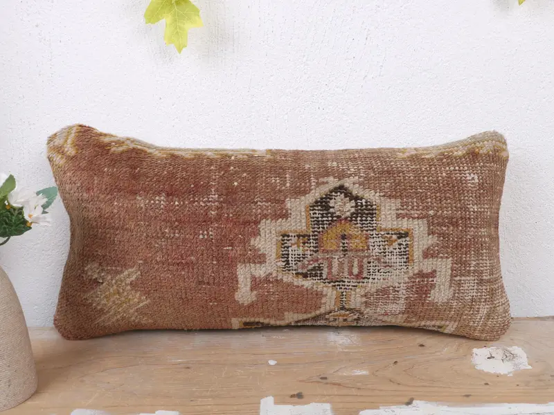 El İşi Keten Kırlent, Vintage Cazibeli Kahverengi Çiçekli Yastık